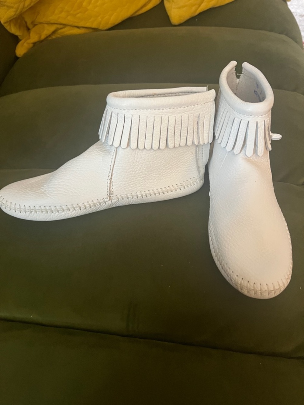 Minnetonka White Leather Fringe Ankle Boots